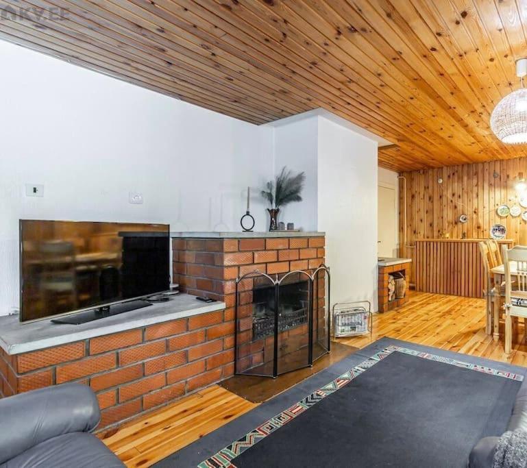 Cozy Home In Талин Екстериор снимка