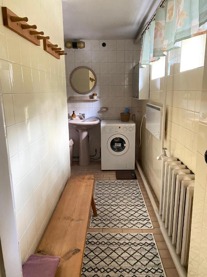 Cozy Home In Талин Екстериор снимка